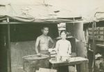 ภาพถ่ายทหารดุริยางค์กับสาวเวียดนามใน สงครามเวียดนามรุ่นเสือดำ ใน ปี พ.ศ.2511-2514.jpg